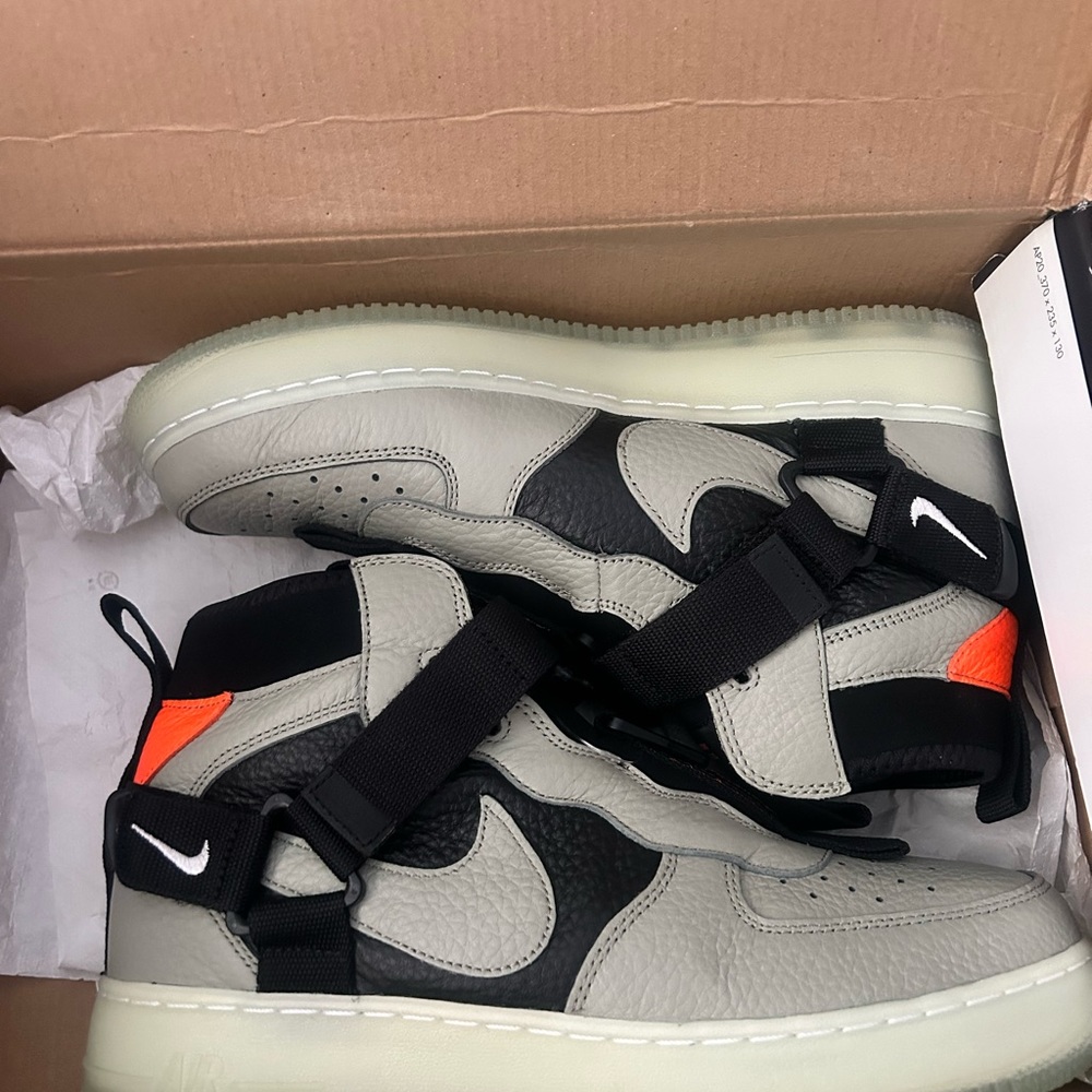 Nike Air Force 1 Utility Mid